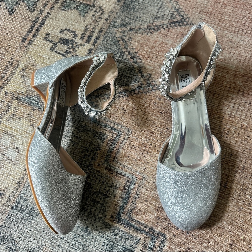 Kids Badgley Mischka Silver Glitter Heels sz 3